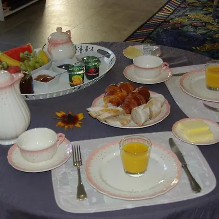 Decouvertes فندق مبيت وإفطار Uzès