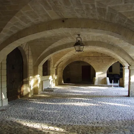 Decouvertes فندق مبيت وإفطار Uzès